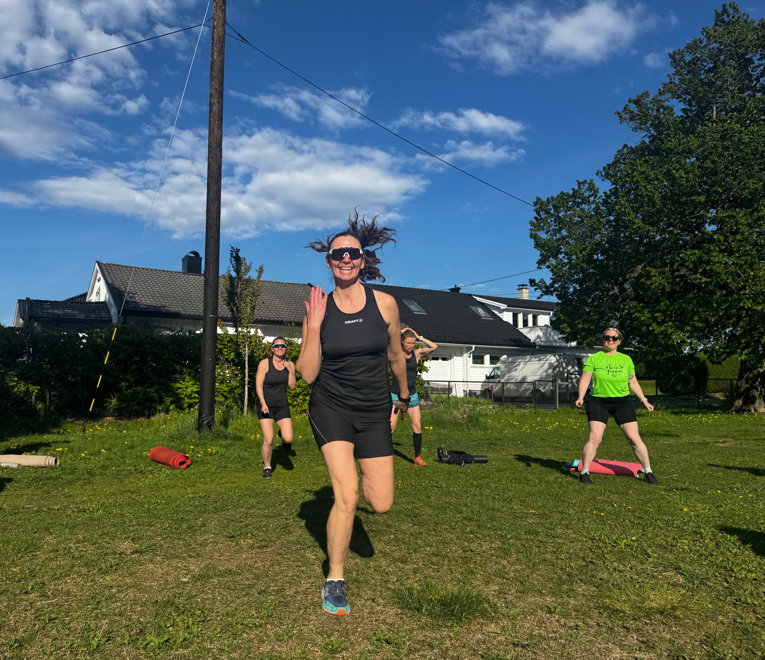 TRENINGSSUKSESS: Maja Eilertsen har v&aelig;rt med p&aring; &aring; sette i gang en gratis treningsgruppe i sitt nabolag. De m&oslash;tes to ganger i&hellip;