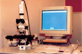 Figur 1    Et videokamera er koblet p&aring; et mikroskop og overf&oslash;rer bilder til en datamaskin som viser histologiske bilder og&hellip;