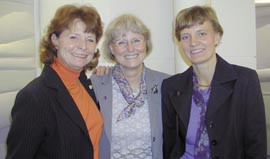 Sykehusdirekt&oslash;r Marit Hamkoll, fylkeshelsesjef Ellen Strengehagen og prosjektkoordinator Siri Vedeld Hammer var stolte&hellip;