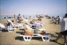 En del av UV-B-str&aring;lene filtreres bort ved D&oslash;dehavet slik at pasientene kunne sole seg 5 &ndash; 7 timer hver dag uten &aring; bli&hellip;