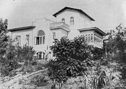  Figur 2    Tsjekhovs hus p&aring; Jalta, 1890 (7)