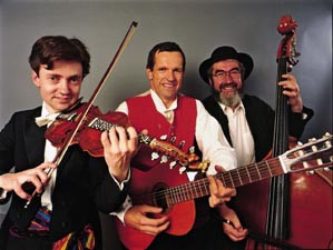 Sturm und Drang, her representert ved Ragnar Heyerdahl (t.v), Eilif Moe og Svein Haugen, kan oppleves ukentlig p&aring; Justisen i&hellip;