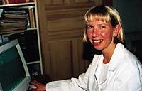 Lene Gjelseth Dalbak skal hjelpe pasientene til r&oslash;ykeslutt med det nye dataprogrammet. Foto E.J. Andersen