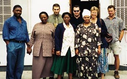 Empilweni-prosjektet, det tverrfaglige og &rdquo;tverrfarglige&rdquo; team. Forfatteren nest ytterst til h&oslash;yre p&aring; bildet. Foto Jenny&hellip;