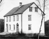  Figur 3    Skolen p&aring; Jakobsnes ble provisorisk epidemilasarett. Foto Knut Urdal