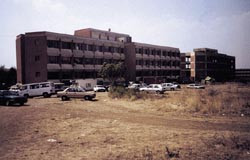 Patologisk og rettsmedisinsk avdeling, hvor British Forensic Team arbeidet. Sletten i forgrunnen var dels brukt til&hellip;