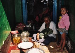 Den gamle kvinnen har bodd i bordellet i Jessore siden hun var barn. N&aring; er hun samlingspunkt for nye generasjoner