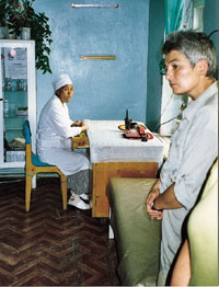 Akuttmottak p&aring; fylkessykehuset (aimag-hospitalet) i Dalanzadgad var bemannet med kun &eacute;n sykepleier. Foto Anders Seim