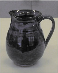 Figur&thinsp;&thinsp;2  Muggen. Kj&oslash;pt i Hellas og brukt til &aring; ha vin i