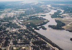 Her er landskapet de norske emigrantene var s&aring; sterkt tiltrukket av. La Crosse ligger ved &oslash;stbredden av Mississippi, en av&hellip;
