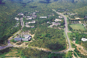 James Cook University i &laquo;bushen&raquo; med det medisinske fakultet i forgrunnen