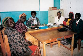 Kiletat Women Group: fem driftige damer og en liten mann