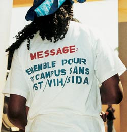 Budskap: Sammen for en universitetscampus uten seksuelt overf&oslash;rt sykdom, HIV og AIDS. Foto Knut Arne Holtedahl
