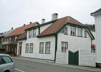 Figur 2  Dr. Deegens hus slik det ser ut i dag. Foto Bj&oslash;rn Ottersen