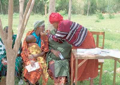 HIV-testing ved helsestasjon. Begge foto Fagutvalget Aplf