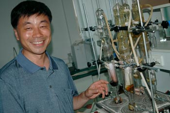 Qiang Yu som var professor i medisin i Boston, er representativ for en hel generasjon av kinesisk hjernekraft som utvandret&hellip;