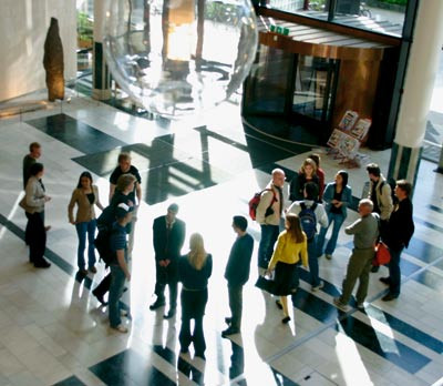 Gr&uuml;nderskolen Oslo hadde eksamen i gr&uuml;nding v&aring;ren 2004. Som eksamen skulle studentene legge frem sine forretningsplaner for&hellip;