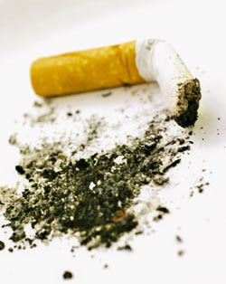 To tredeler av alle som r&oslash;yker &oslash;nsker &aring; slutte. Foto Arash Nejad/SCANPIX