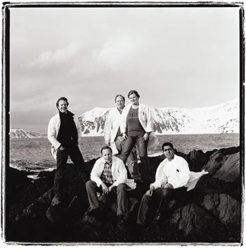 En lege og en fotograf reiser rundt i landet for &aring; portrettere leger.