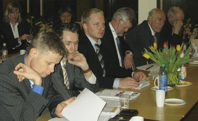 Det var en lydh&oslash;r sosialkomit&eacute; som m&oslash;tte Legeforeningen 17. februar. Foto Ellen Juul Andersen