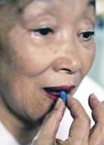 Det er ikke uvanlig at eldre pleietrengende pasienter f&aring;r medikamenter de ikke burde f&aring;tt. Illustrasjonsfoto