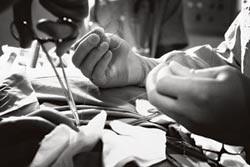 Man b&oslash;r fremdeles velge &aring;pen kirurgi ved svulster i rectum. Foto Image 100