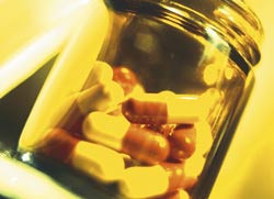 En tredel av henvendelsene til Giftinformasjonen gjelder legemidler. Foto Imagelibrary Gold