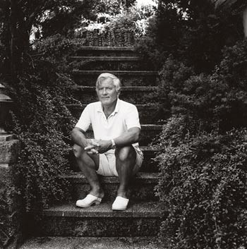 En lege og en fotograf reiser rundt i landet for &aring; portrettere leger.