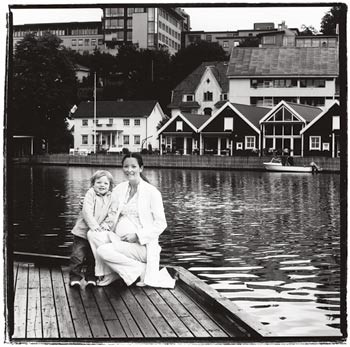 En lege og en fotograf reiser rundt i landet for &aring; portrettere leger.