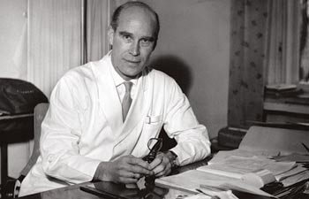 Paul Arnor Owren var professor i indremedisin ved Universitetet i Oslo og overlege ved Rikshospitalet (1949&thinsp;&ndash;&thinsp;70). Foto&hellip;