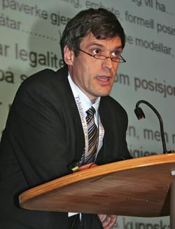 Geir Sverre Braut fra Helsetilsynet snakket om fagmyndigheters forhold til fagtidsskrifter. Foto Cecilie Bakken