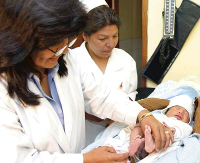 I Bolivia d&oslash;r to av 100 spebarn i f&oslash;rste leveuke av sykdommer som kan forebygges. Alvorlig infeksjon, prematur f&oslash;dsel og&hellip;