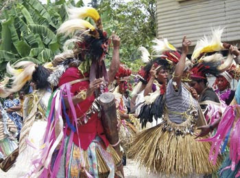 Festival imod hekseri og trolddom: &laquo;Vi er tr&aelig;tte af, at folk forvandler sig til hunde om natten og sl&aring;r andre ihjel. Det vil&hellip;