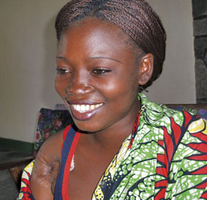 Kvinne med plexusskade etter skot. Dei psykologiske skadane er gjerne verre. Begge foto &Oslash;yvind Watne