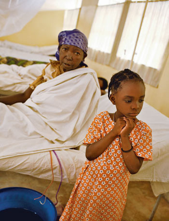 Julie (6 &aring;r) er for tiden den yngste pasienten p&aring; sykehuset i Panzi, og til tross for flere operasjoner er hun enn&aring; ikke&hellip;