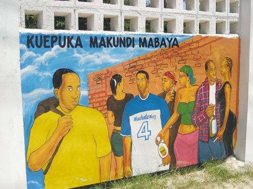 &laquo;Unng&aring; gruppepress&raquo; &ndash; p&aring; et skolegjerde i Dar-es-Salaam blir elevene advart mot r&oslash;yking og alkohol