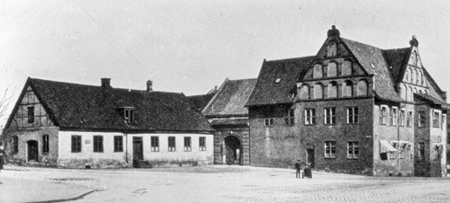 Anatomiundervisningen inntok en sentral plass i den medisinskkirurgiske legeutdanningen. I Norge ble denne undervisningen&hellip;