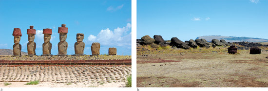 Figur 2  Noen steinstatuer p&aring; P&aring;ske&oslash;ya a) p&aring; sine plattformer og b) veltet. De fleste steinstatuene ligger i dag veltet ned&hellip;