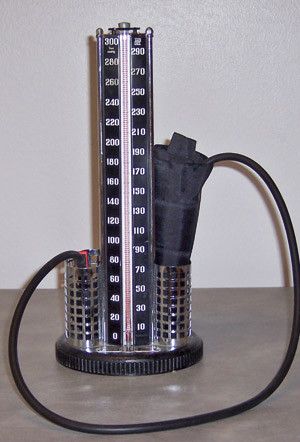 Figur 1  Kvikks&oslash;lvblodtrykksapparat