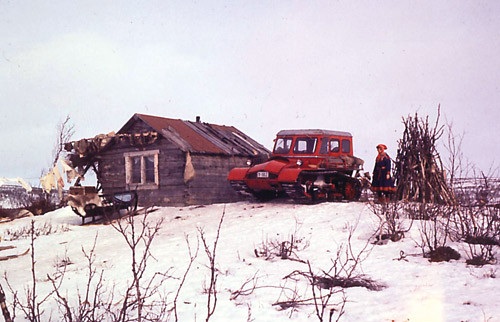 En del av flyttsamenes vinterboliger var trange og hadde d&aring;rlig standard. Alle foto Kolbj&oslash;rn &Oslash;ygard