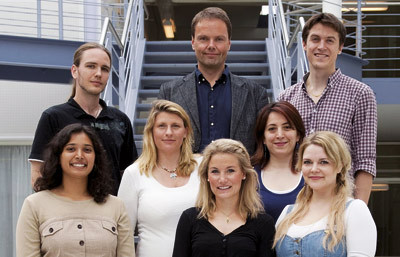 Forskergruppen til Erlend Nagelhus ved Norsk senter for molekyl&aelig;rmedisin, Universitetet i Oslo. Foran: Doktorgradsstipendiat&hellip;