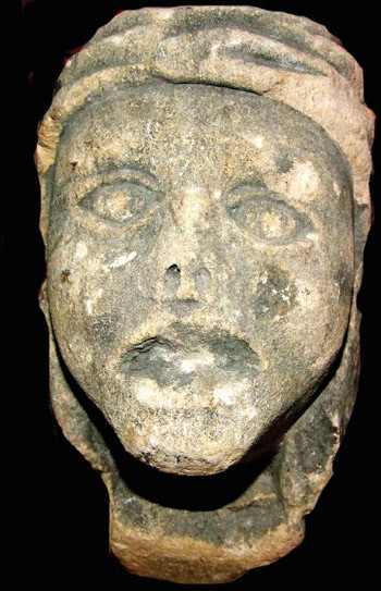 Figur 2  Kvinnehode, kalt &laquo;the leper&raquo;. St. Mary&rsquo;s church, Melton Mowbray, England. Foto Tina Negus