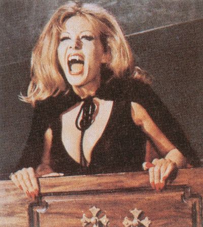 Figur 3  Kvinner som kommer i vampyrens makt, blir selv vampyrer. De vil i sin tur forf&oslash;re menn for &aring; bringe forbannelsen&hellip;