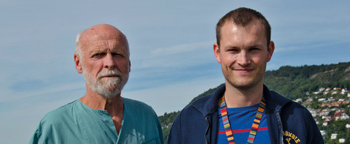 Knut Gustav Wester og Terje Sundstr&oslash;m. Foto Anne Sidsel Herdlev&aelig;r, Universitetet i Bergen