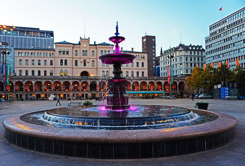 Figur 1 Fontenen p&aring; Youngstorget. Foto: Tord Baklund / Visit Oslo