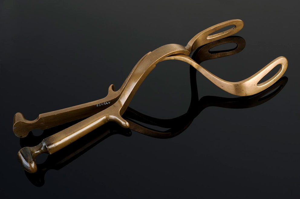 Figure 1 One of the examples of the Sandborg-Vedeler forceps in the Science Museum, London (32). CC BY-NC-SA 4.0.