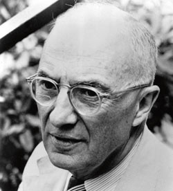 Forfatter, poet og lege William Carlos Williams fotografert i 1950-&aring;rene. Foto CAMERA PRESS/Elliott Erwitt/G/S/SCANPIX