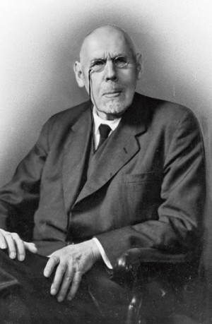 Figur 1  Johan Scharffenberg fotografert i 1959, 90 &aring;r gammel. Foto fra Norsk biografisk leksikon, Kunnskapsforlaget (4). &copy;&hellip;