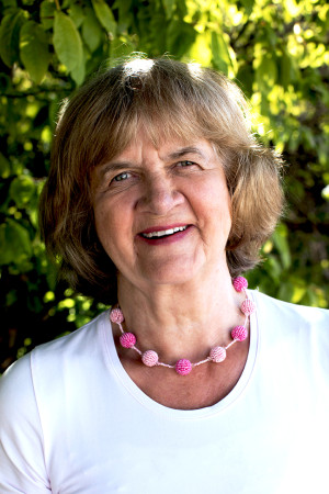 MEDLEM: Anna Midelfart, professor emerita og medlem av rettshjelpsutvalget, forteller at m&oslash;tene er b&aring;de nyttige og&hellip;