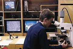 Figur 7   Gjennom telepatologi kan mikroskopiske og makroskopiske bilder av celler og vev overf&oslash;res over lange distanser, og&hellip;